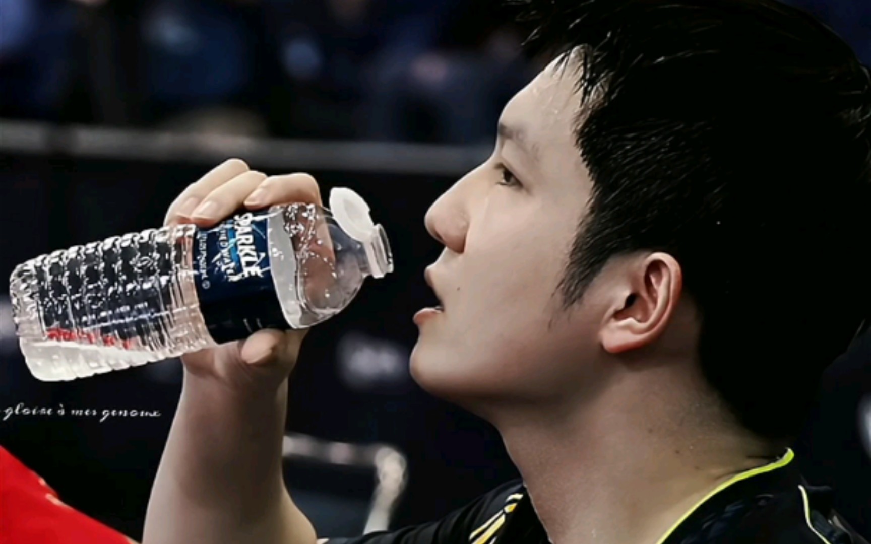 我要喝手里的那瓶!