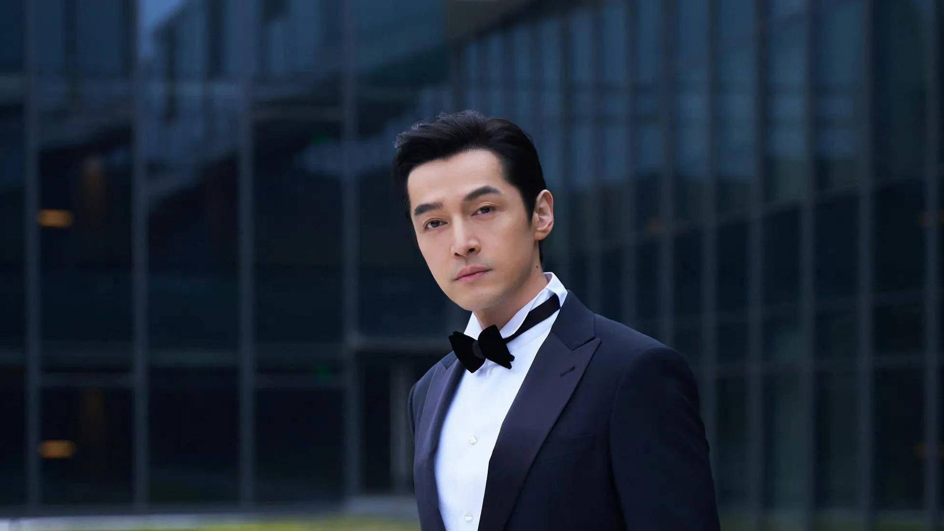 胡歌拍摄《繁花》太惊悚,和唐嫣对戏卡车突然开动,脸朝下摔下车