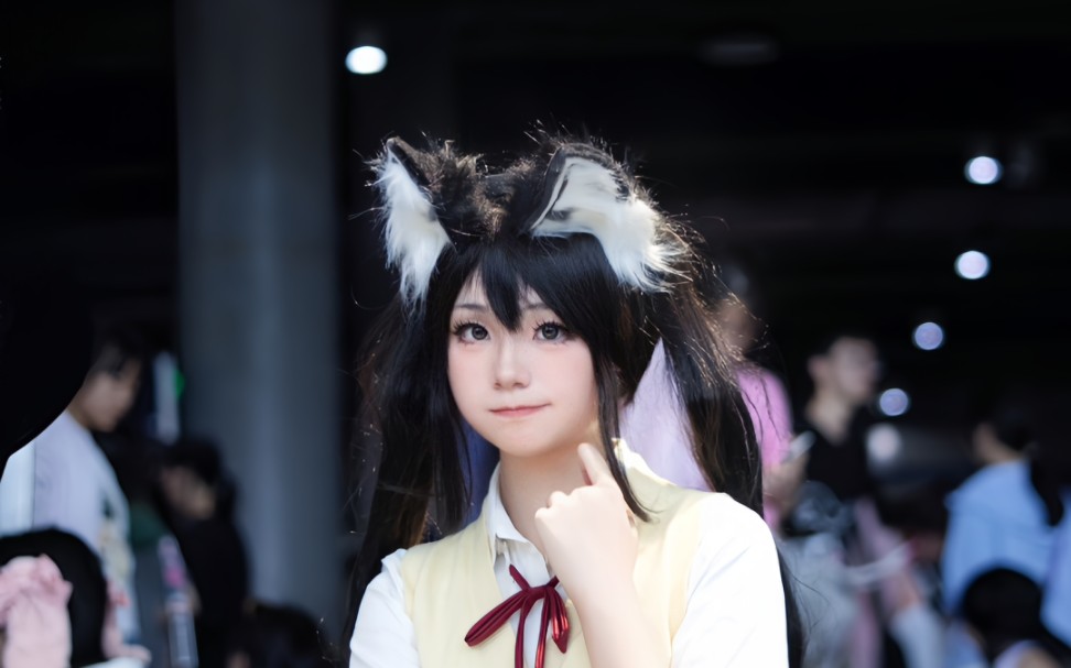 阿梓喵:"你们不要再吵啦,我戴猫耳给你看!