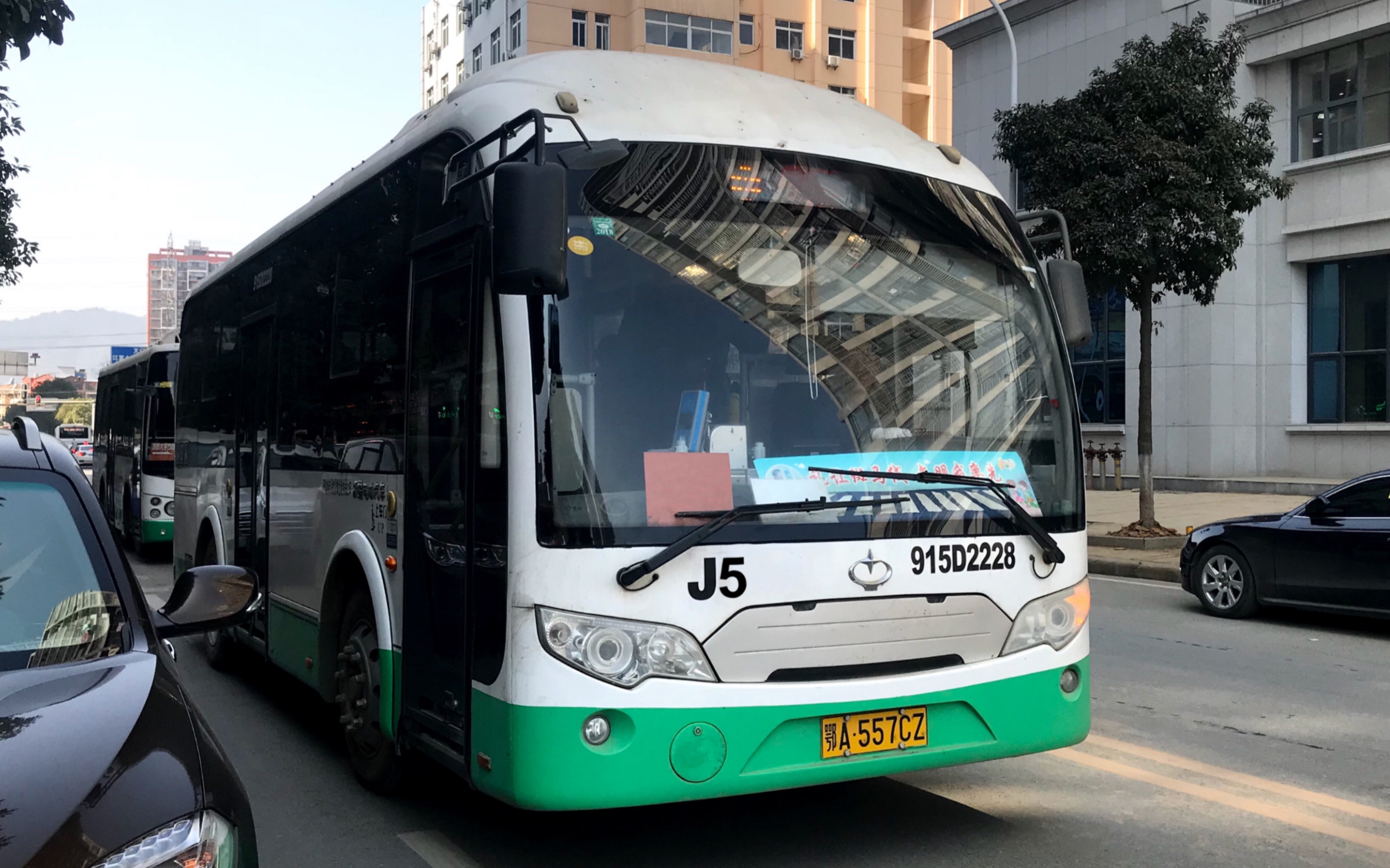 武汉公交江夏5路前方展望走街串巷的你描绘独特的风景