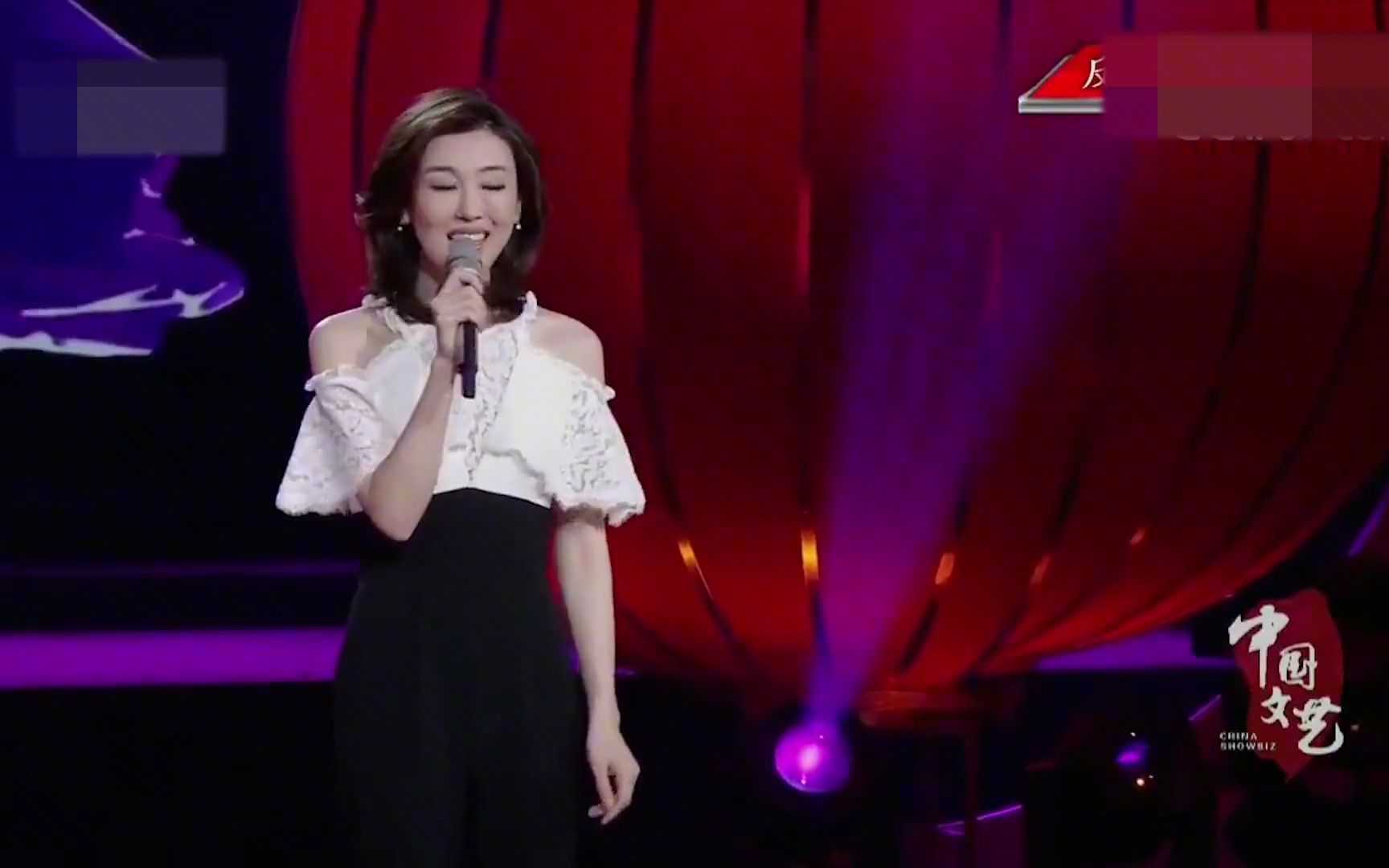 央视主持人唱歌系列,李红演唱《甜蜜蜜》,唱出了邓丽君的味道!