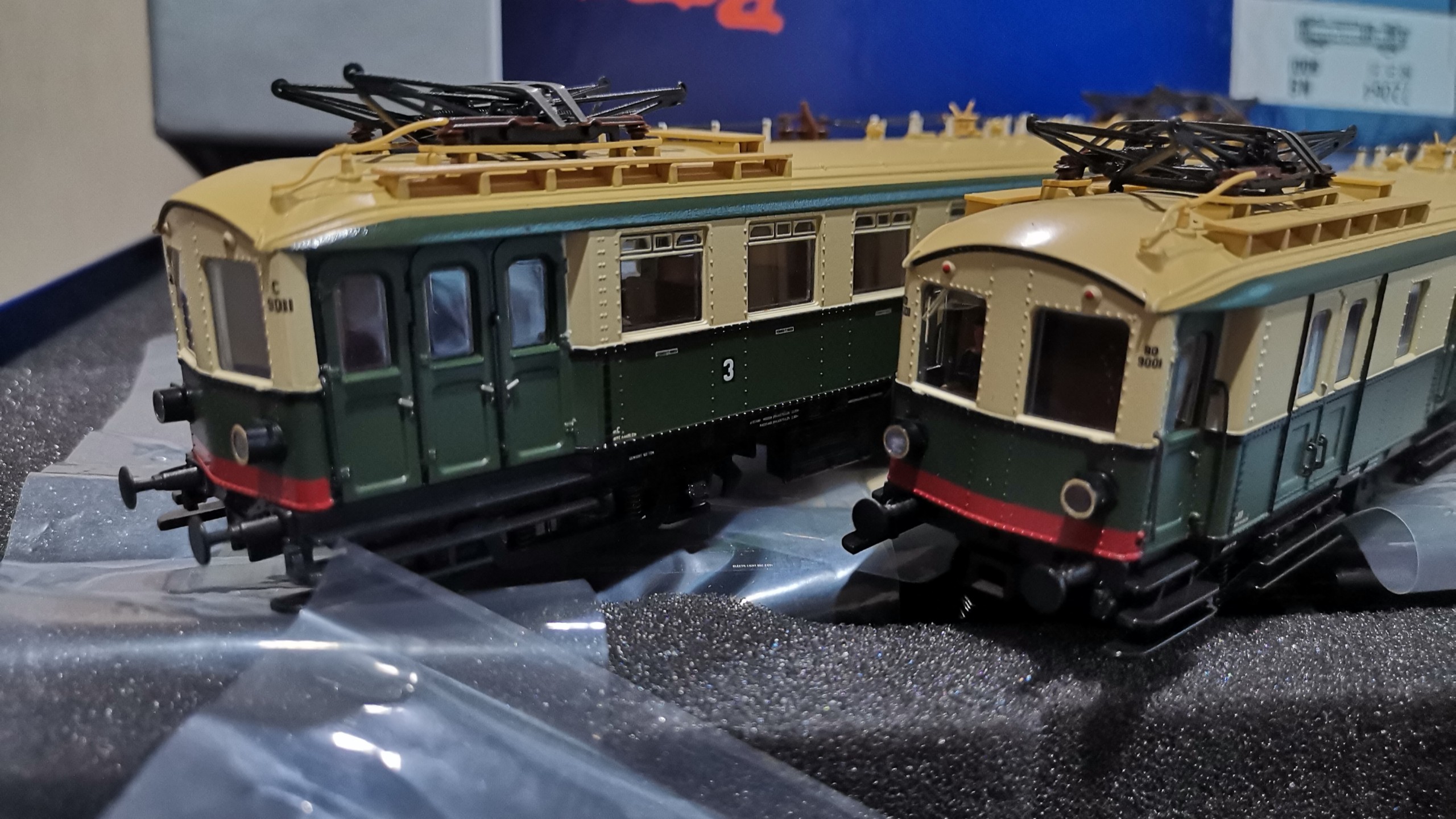 开箱展示解说ho比例荷兰老电车～roco出品～看外观相当有意思～轨道