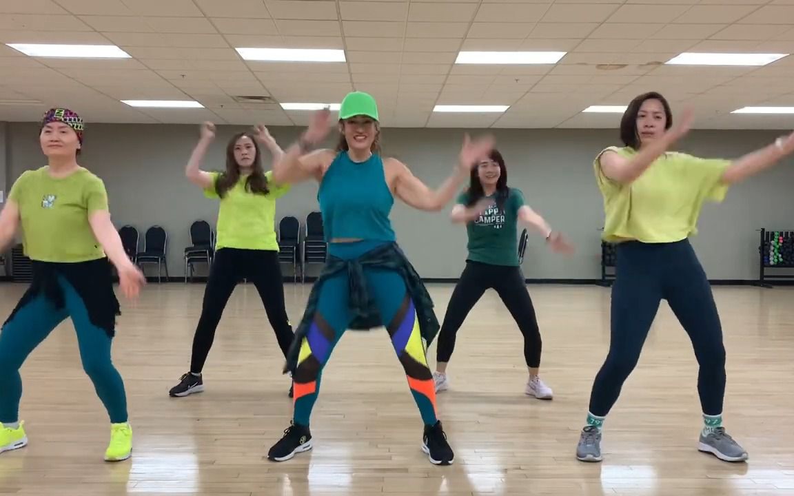 最新最in的zumba尊巴健身舞蹈【尊巴减肥】le doy 20 mil daze 跟着我