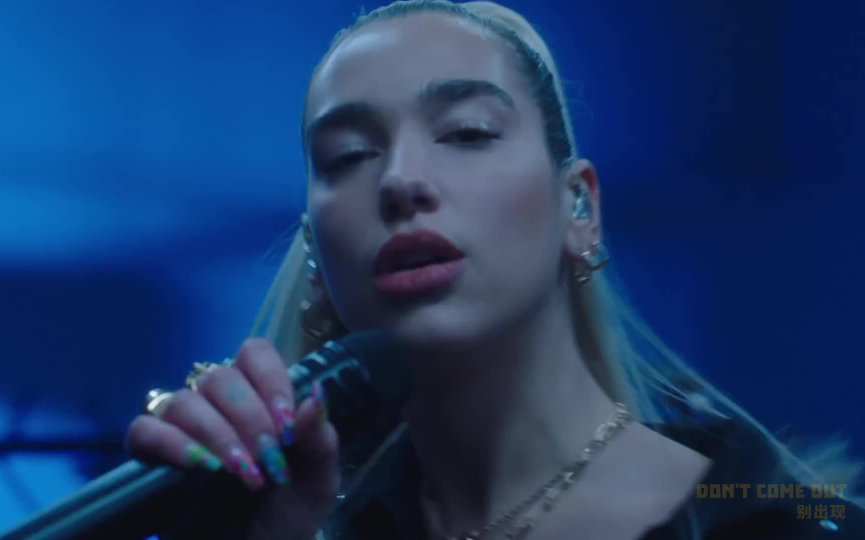 [图]【LIVE现场】【双语字幕】Dua Lipa - Don't Start Now 双现场