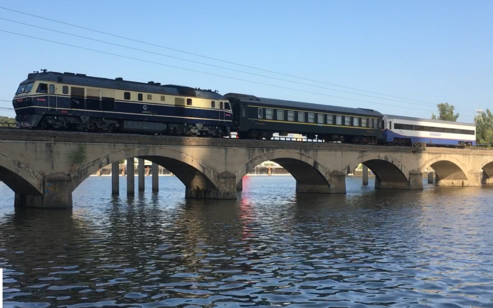 四梅线jc5218通过 铁总原色轨检