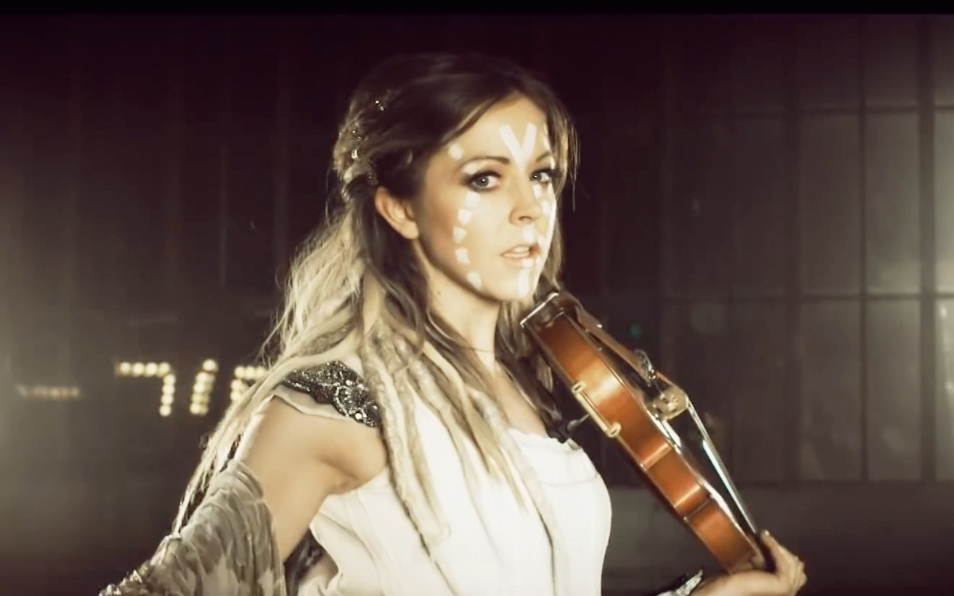 小提琴女神lindseystirling携alexanderjeanstampede