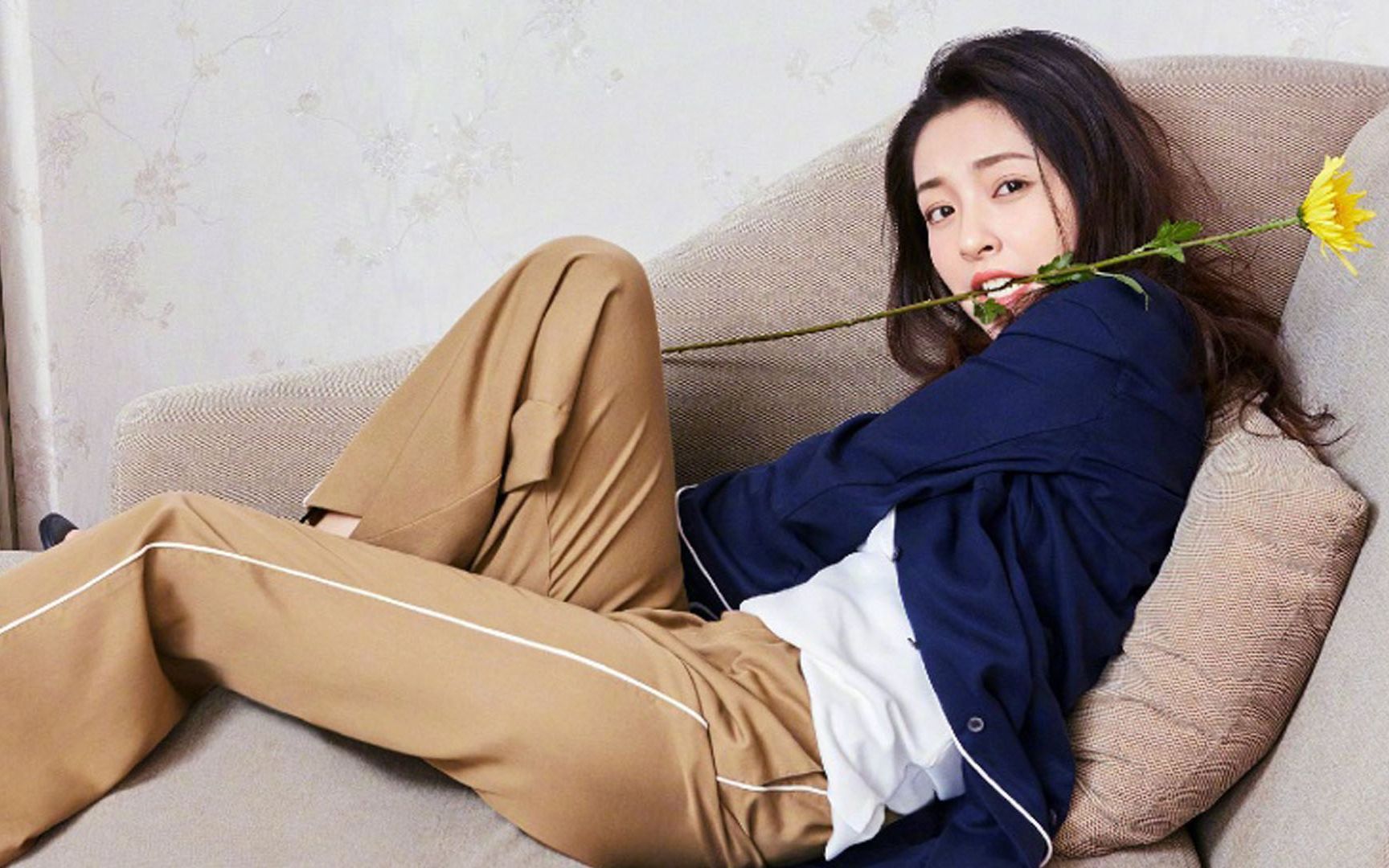 武大校花吴倩混剪时而古灵精怪时而清纯可人颜值和演技一直在线