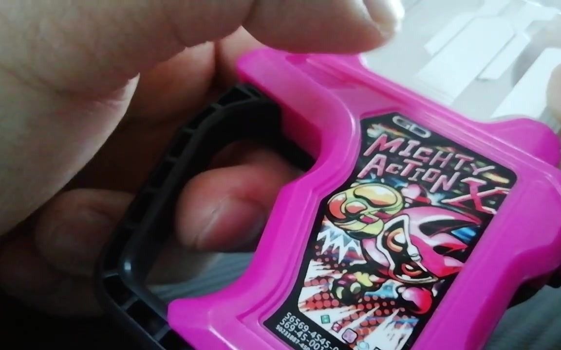 假面骑士exaiddx全能动作x卡带食玩版暴走机车卡带评测