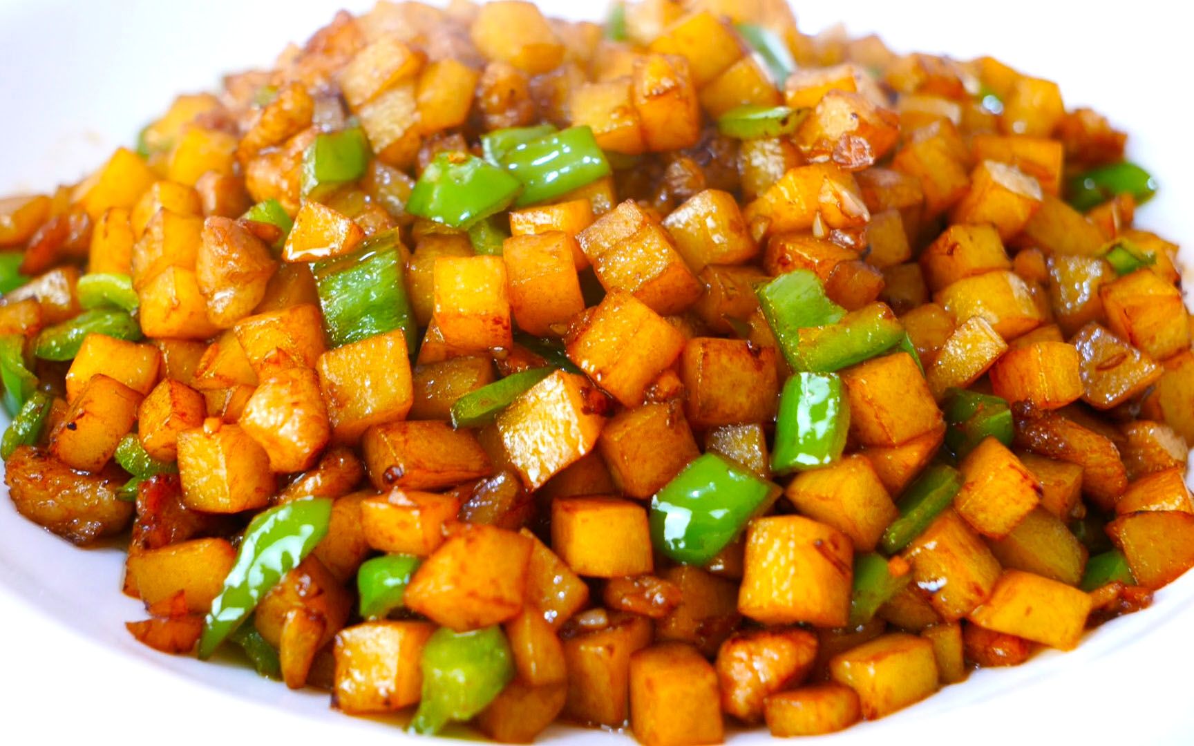 土豆丁这样做超好吃,学会拿它来招待客人,比红烧肉受欢迎