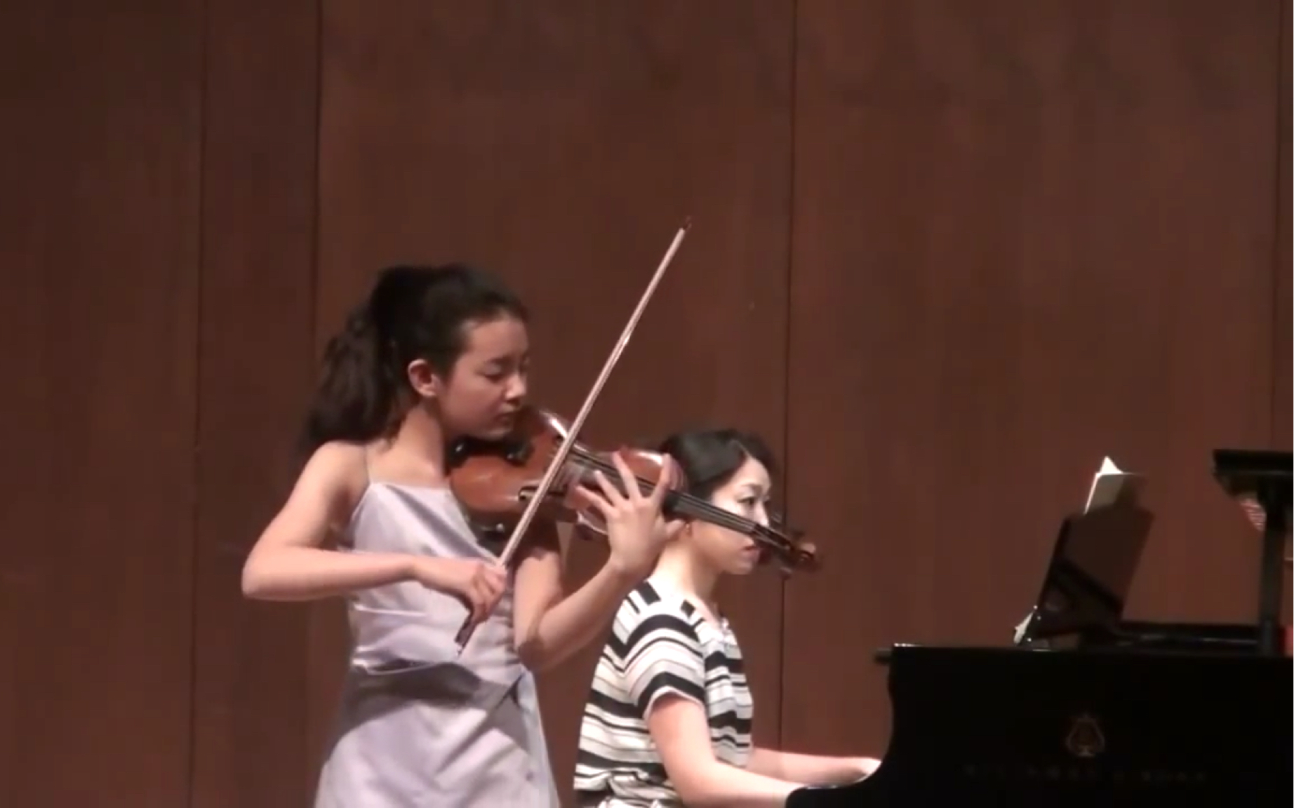 [图]门德尔松 - e小调小提琴协奏曲 第一乐章 Mendelssohn Concerto in E Minor, Op 64 Jennifer Jeon