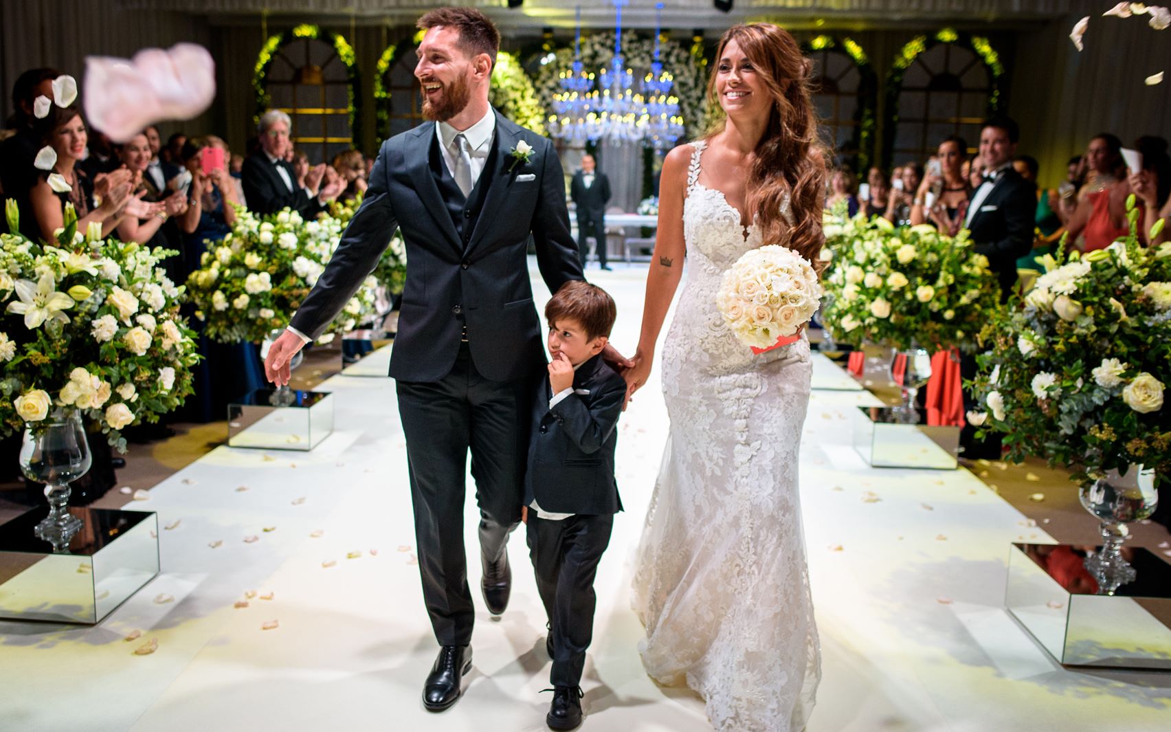 梅西与安东内拉结婚群星璀璨半个足球圈都来了