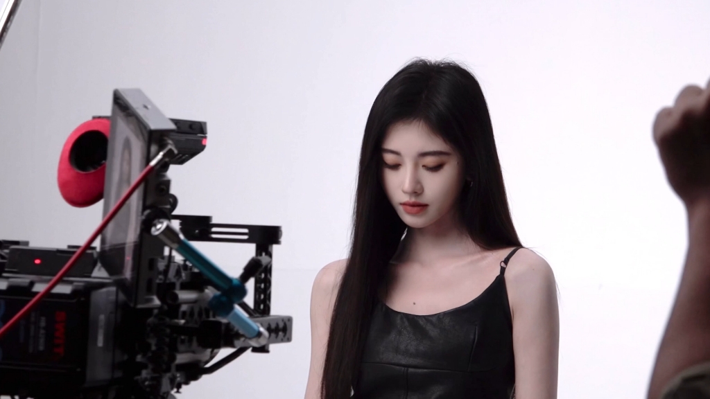 鞠婧祎完美日记眼妆代言小花絮