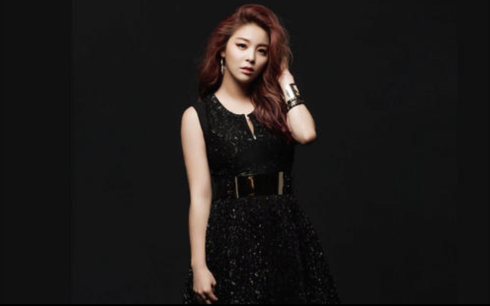 【和张靓颖有一拼的韩国海豚音美女aliee来袭]高音演唱"给你看",震耳