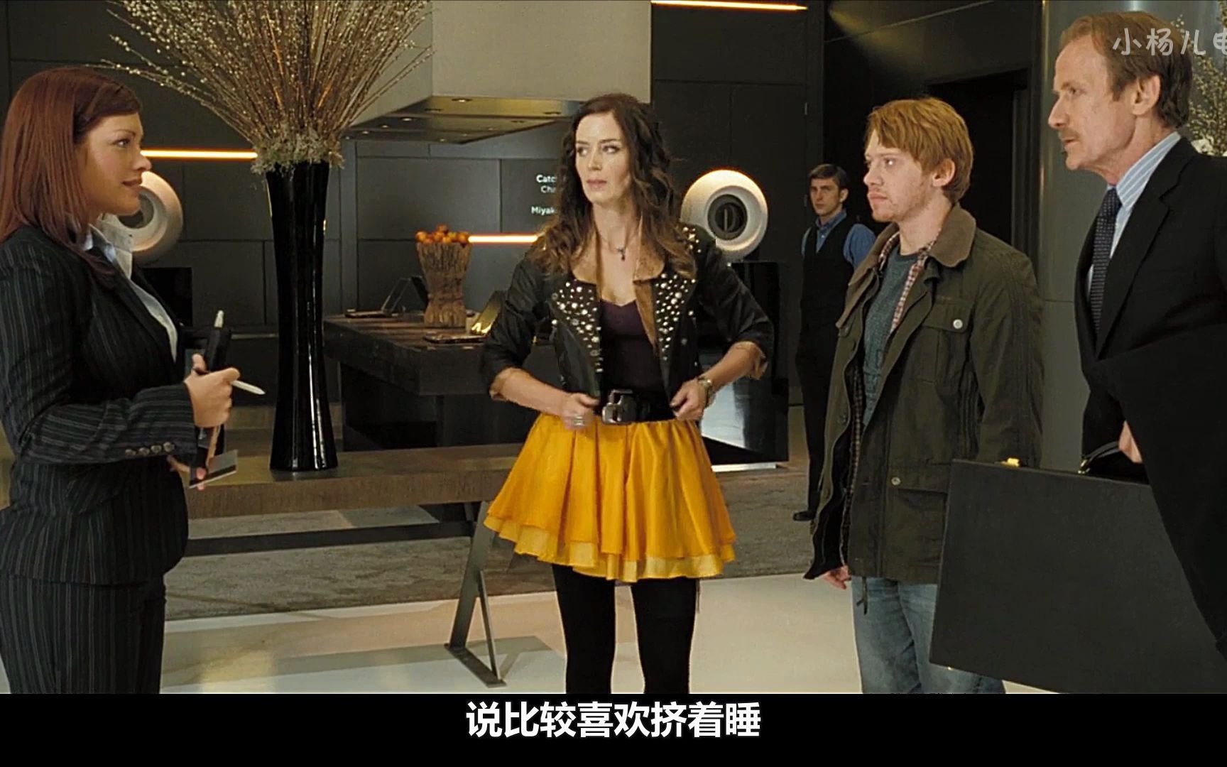 顶尖杀手执行任务却对暗杀目标一见钟情把暗杀目标带回了家