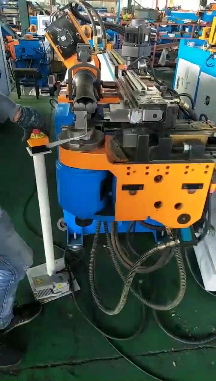 38cnc-2a-1s小细管全自动弯管机