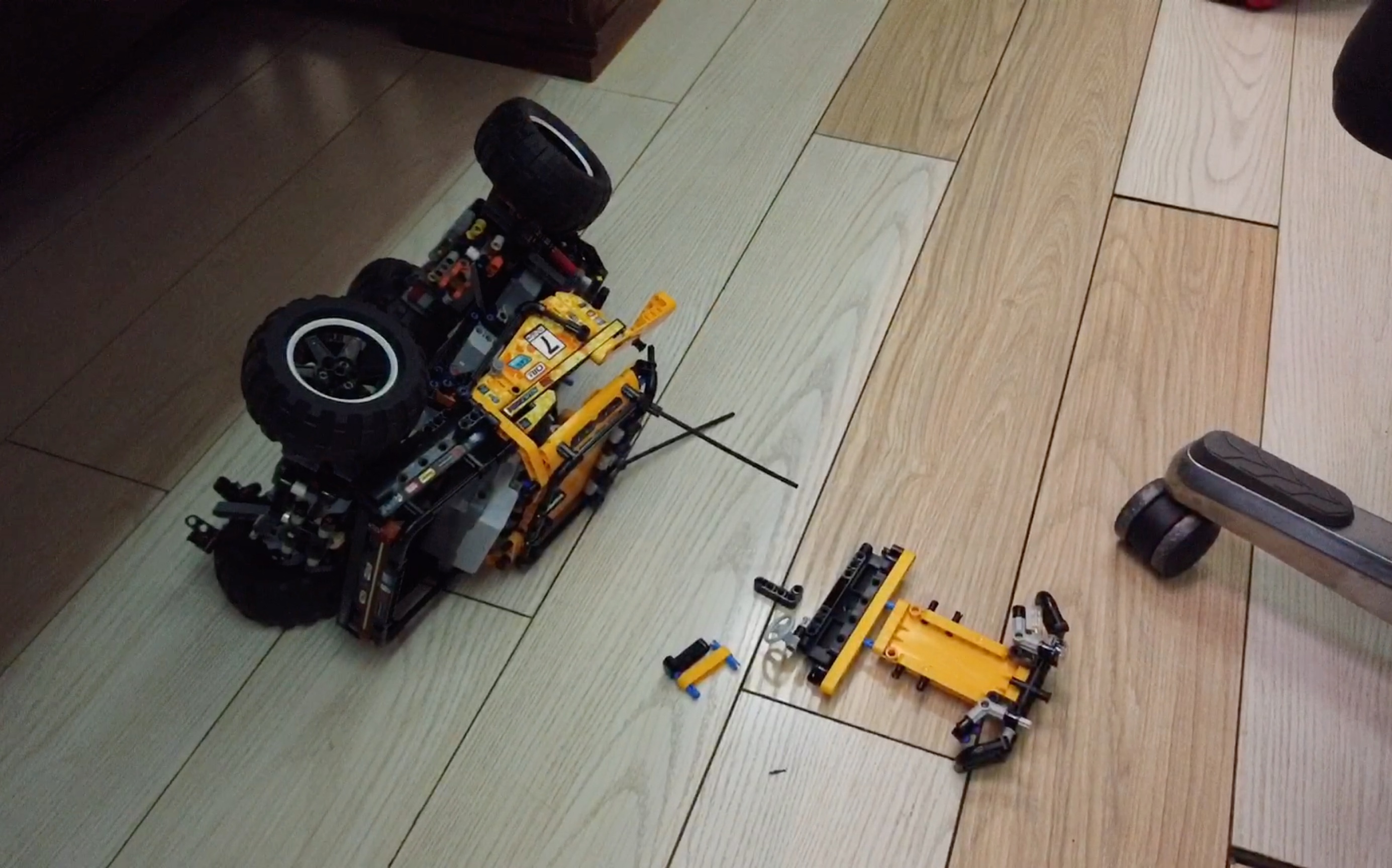 乐高科技系列 42099 rc x-treme 遥控越野车 搭建把玩 意外