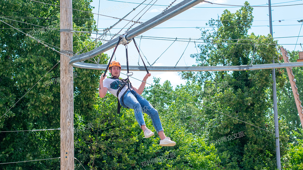 丛林穿梭高空滑索,丛林穿梭高空滑索看这里