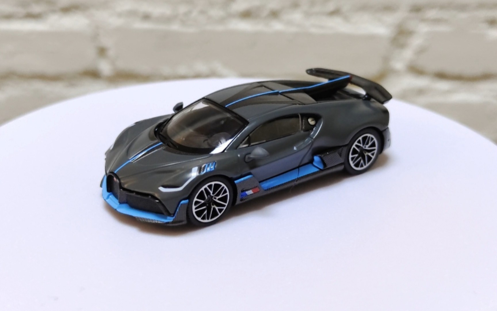 minigt 474 布加迪 divo presentation 黑蓝