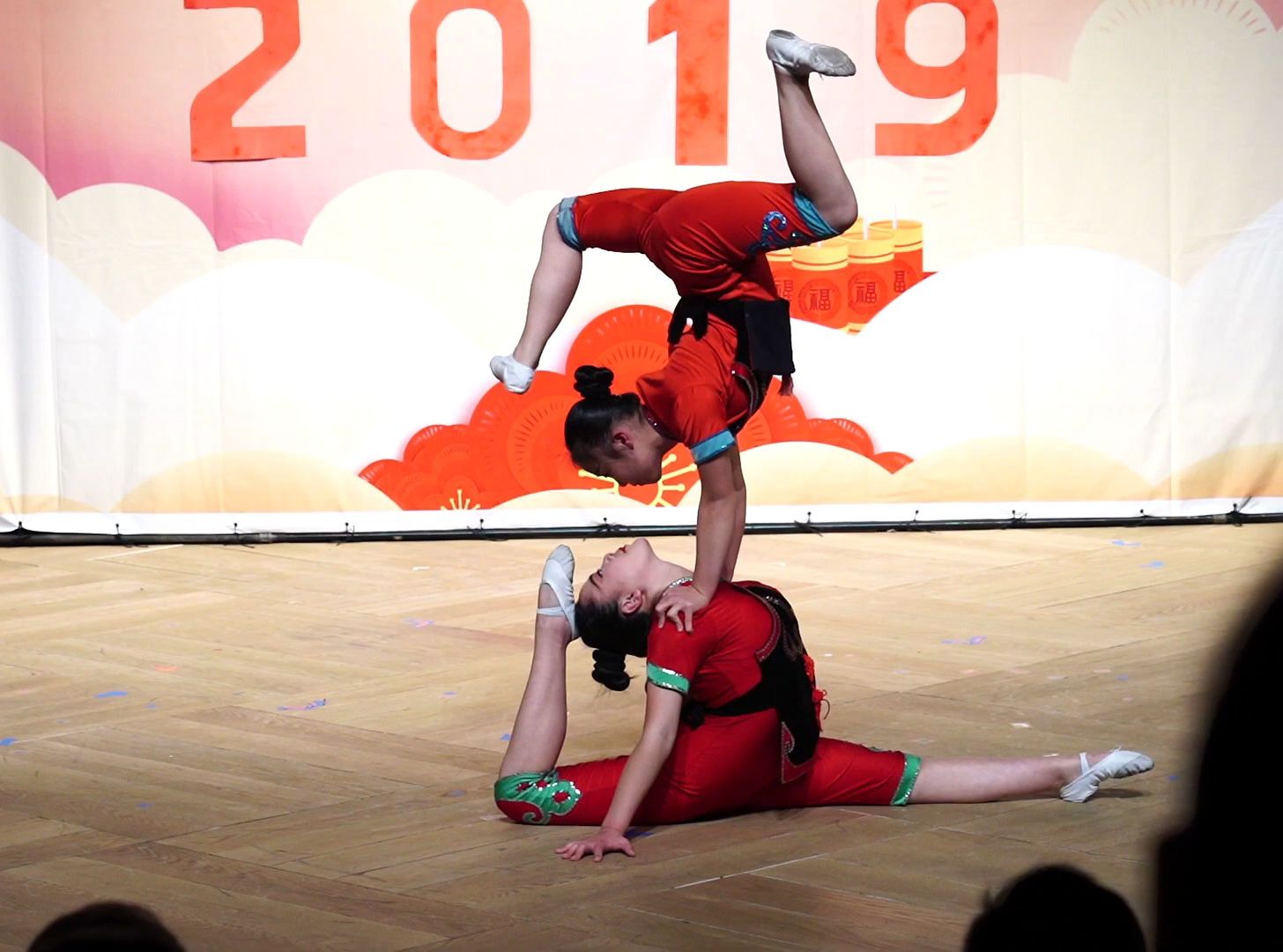 双人柔术造型 圣路易斯春节晚会