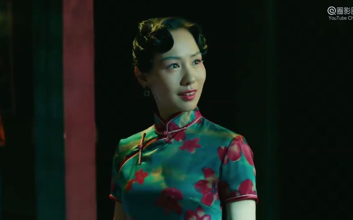 性感旗袍美女大展拳腳功夫