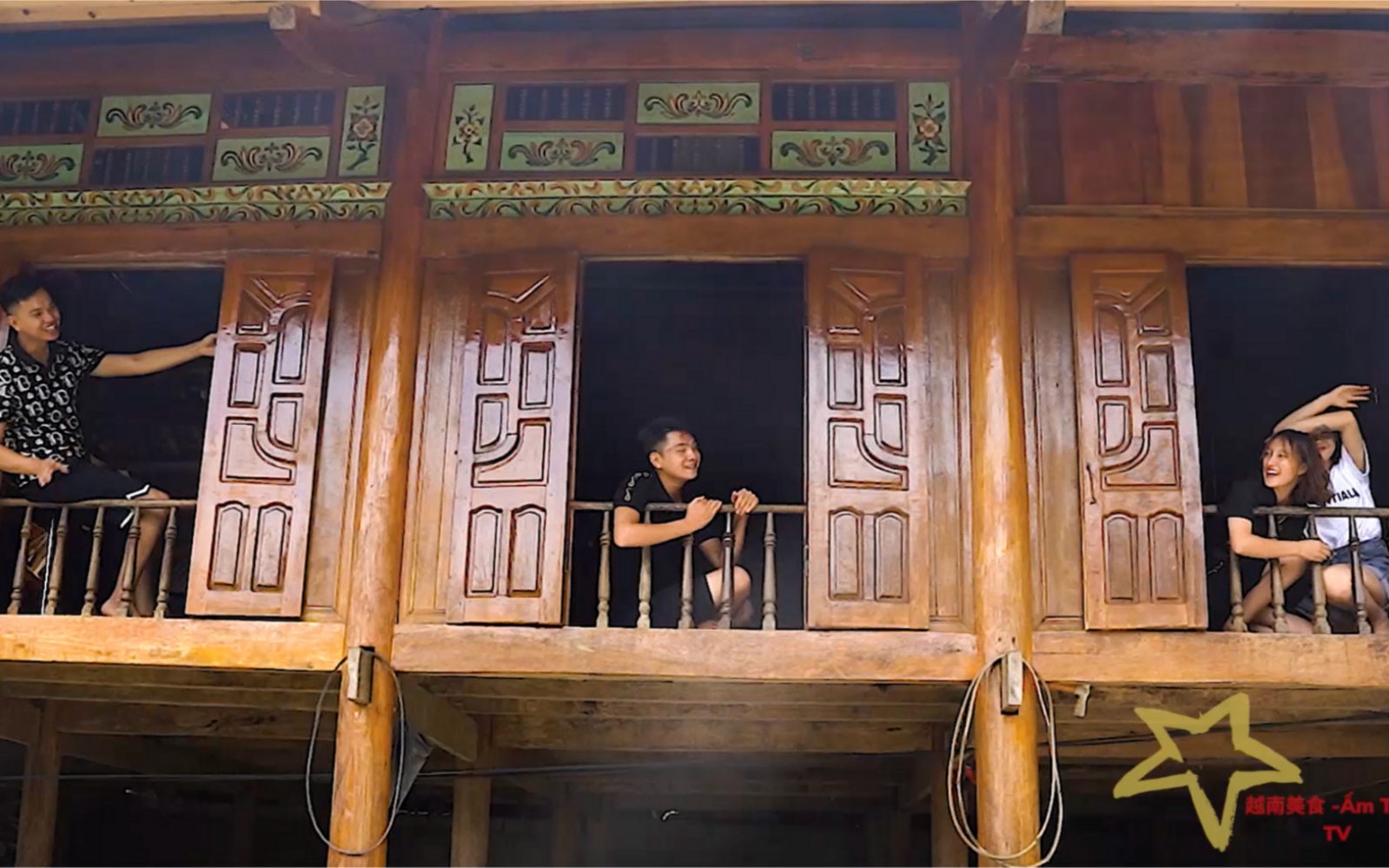 越南阿俊带团队去老同学家玩他家风景如画