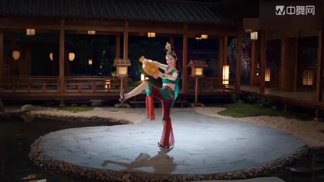 古丽米娜老师震撼还原濒临失传的盛唐西域《龟兹乐舞》
