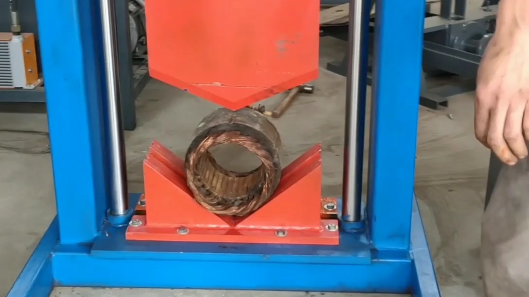 大型100吨液压龙门架铡刀机废旧电机定子铁芯小菜一碟