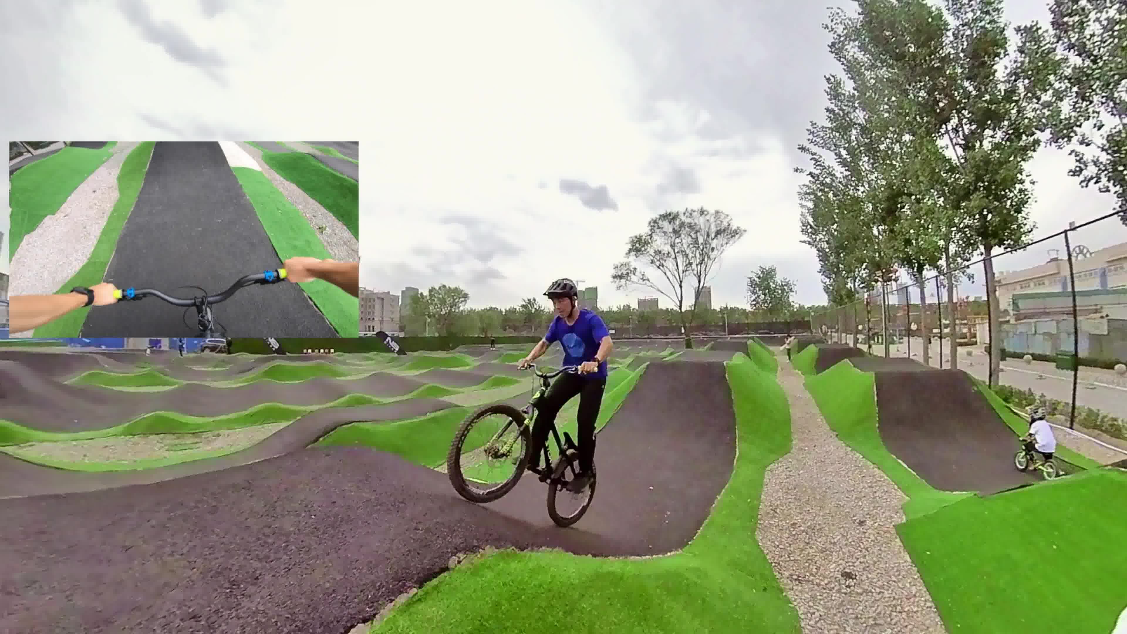 多视角带你体验月亮河自行泵道公园四条赛道玩到爽