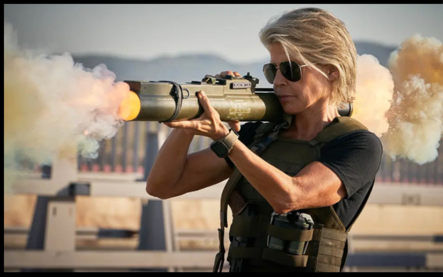 终结者这婆娘扛炮出场太飒了