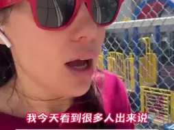 Descargar video: 这位女士对美国的共产主义者无法形成战斗力进行了分析，她直言美国文化没有集体意识，非常强调个人主义，应该摈弃个人主义#美国# #共产主义# #热门视频#