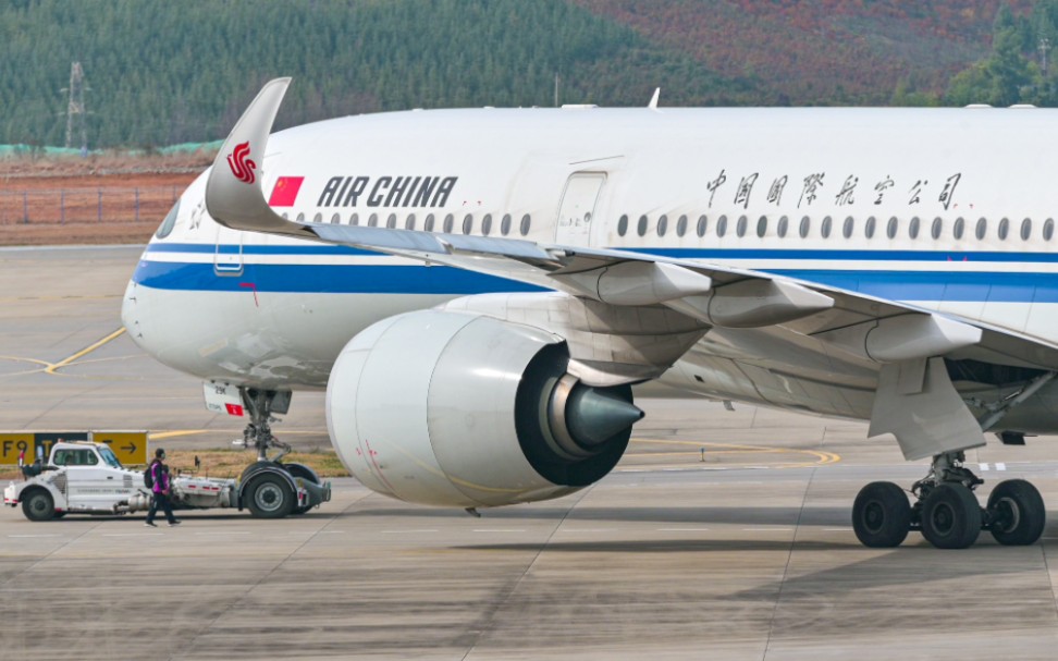 春运京昆线国航空客a359昆明机场满载推出后起飞