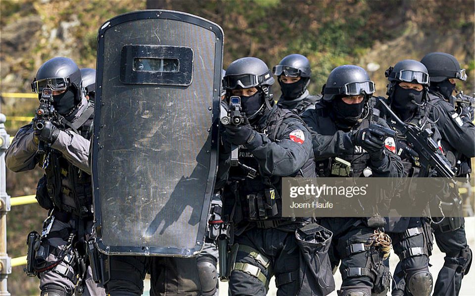 日本保安特警队图片