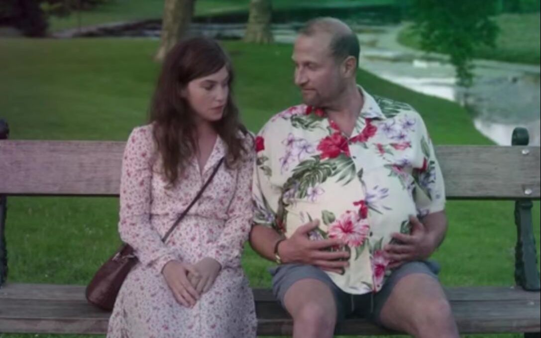 一部天马行空的梦幻电影,男人可以怀孕生子,地球失去了地心引力