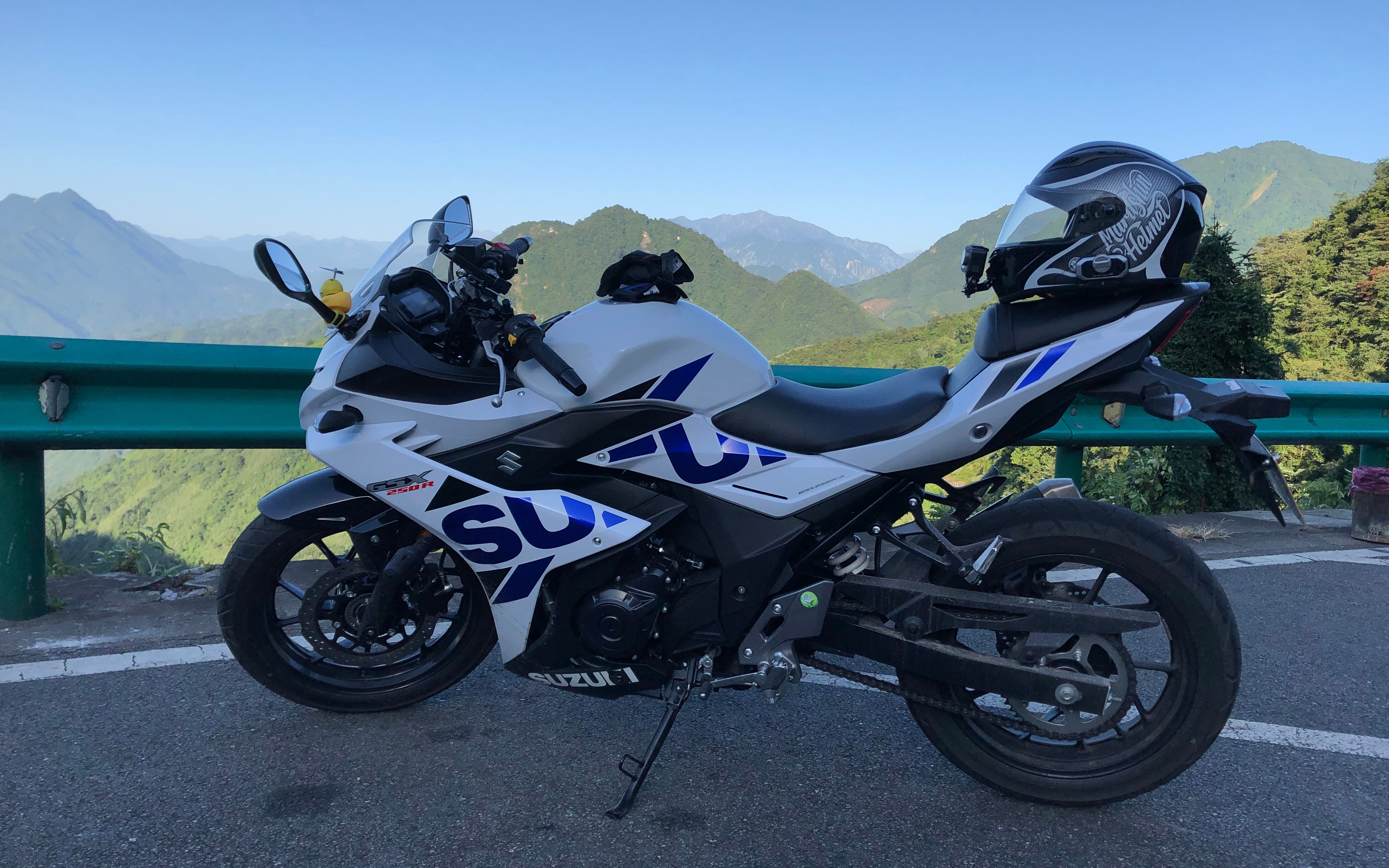 【新款gsx-250r系列】vlog #12 小白的第一次跑山压弯,差点撞护栏,但