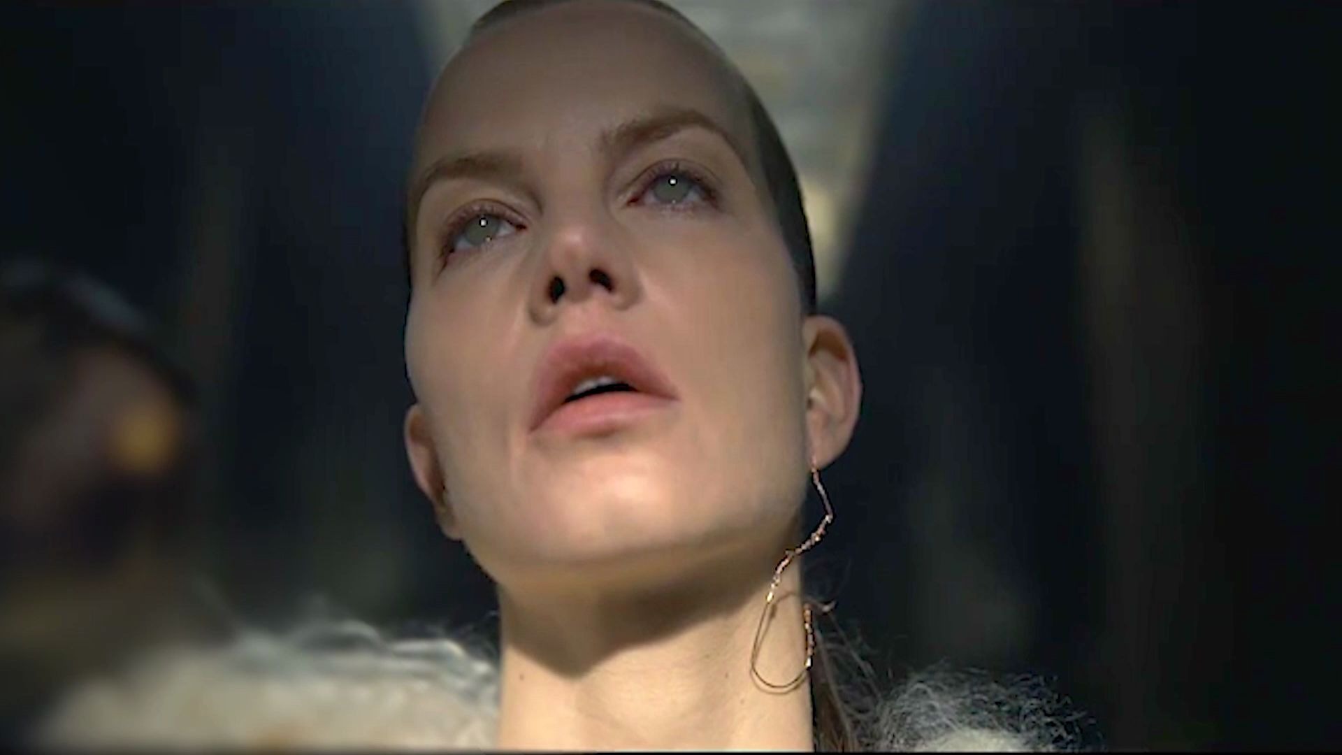 《看见》这是一个没有视觉的世界,这里有一个盲王