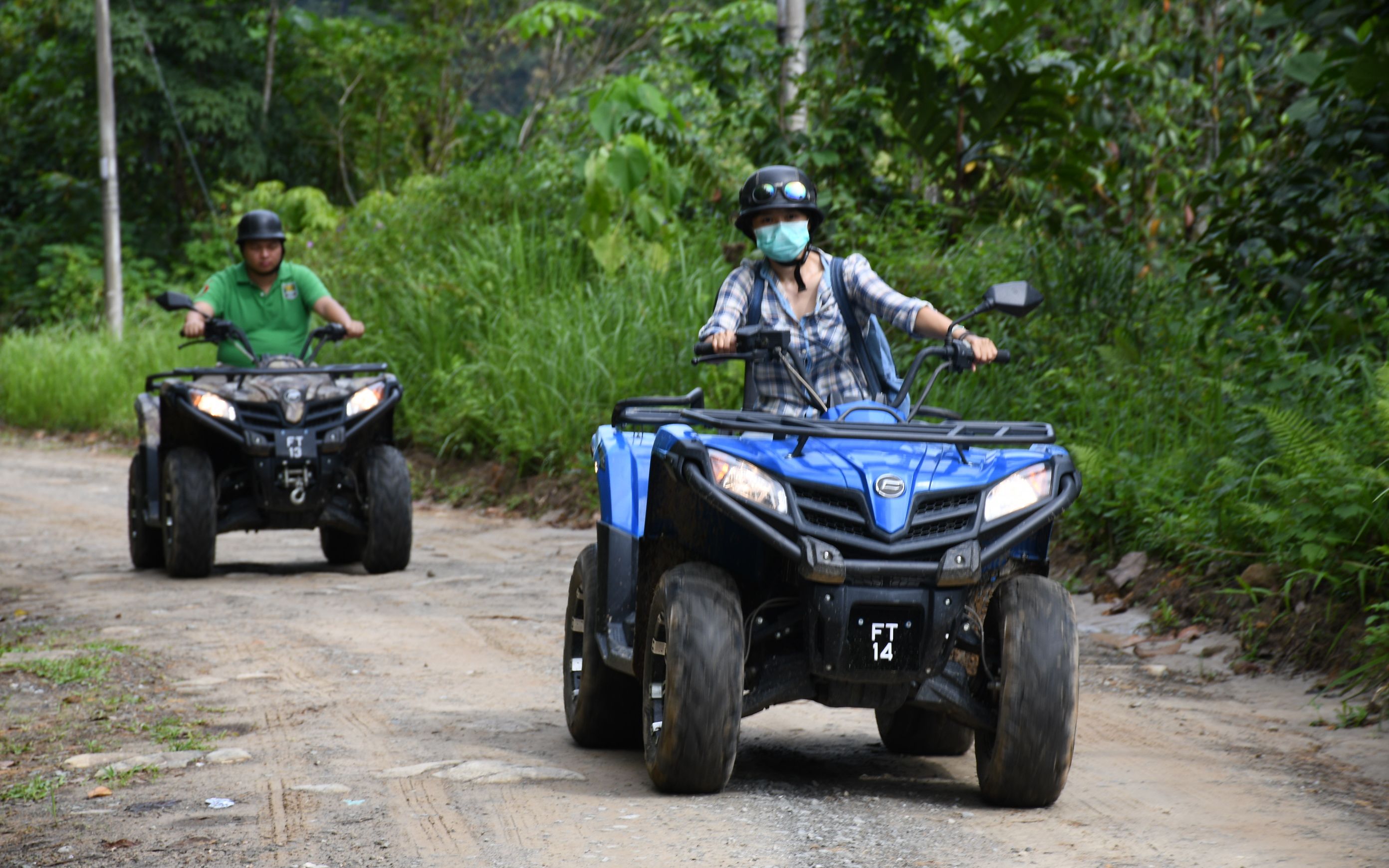 沙巴神山脚下atv越野探险,在夏日微风中风驰电掣