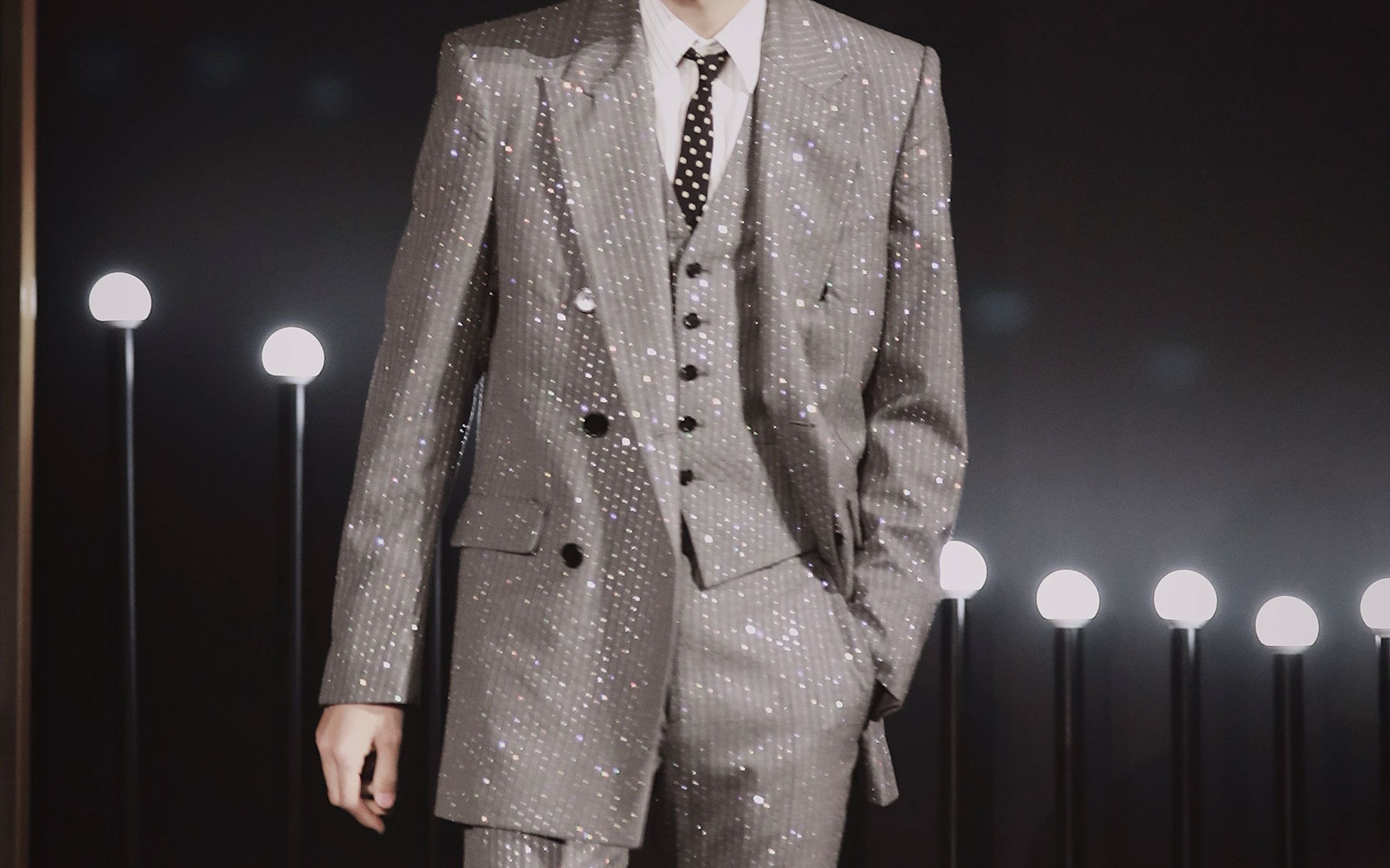 【王一博】怎么做到贵的同时也能又酷又拽不时还冒点奶味儿啊?