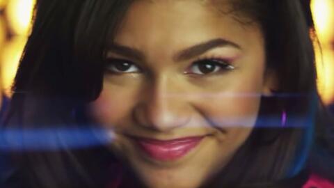 Bella Thorne And Zendaya Watch Me
