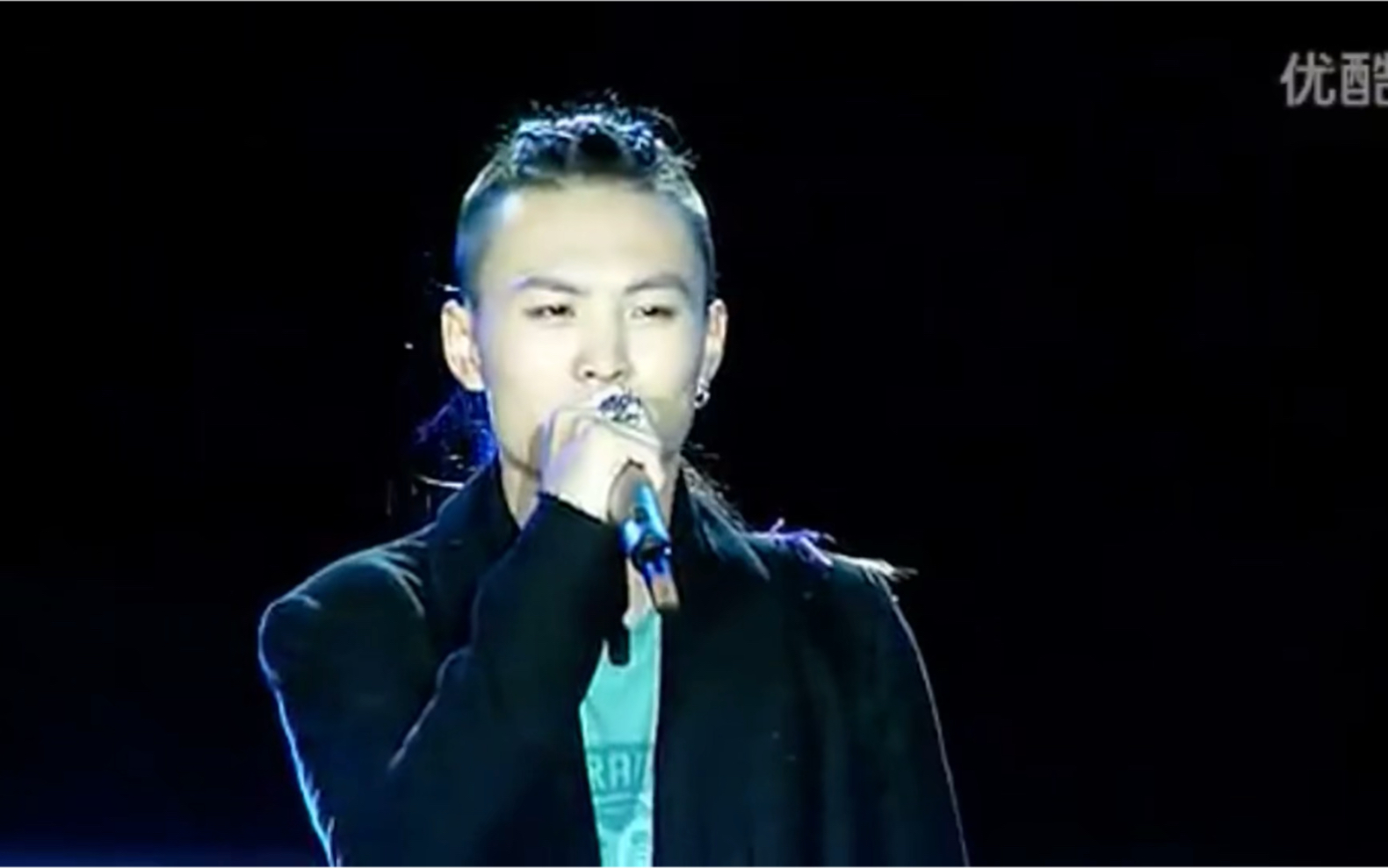 【张玮】吻得太逼真 现场LIVE_哔哩哔哩_bilibili