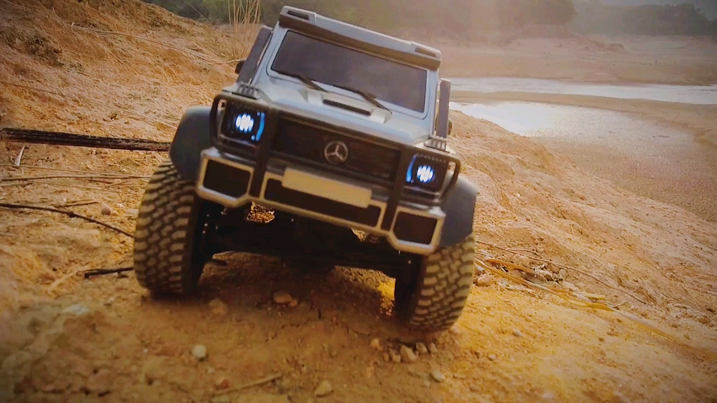 rc莽牛 奔驰 g500   新车下地