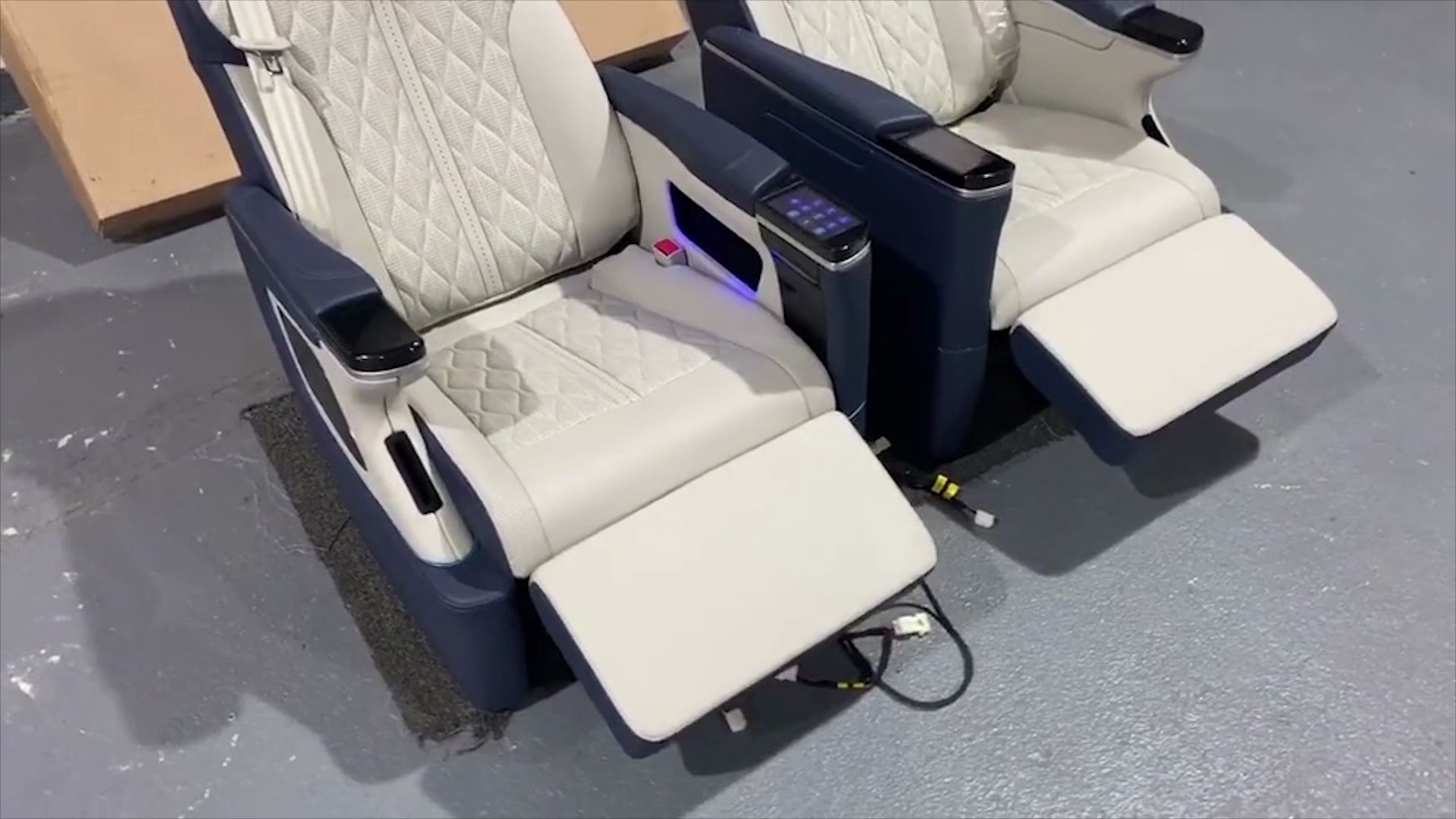 别克gl8太空座椅6项调节全新数屏控