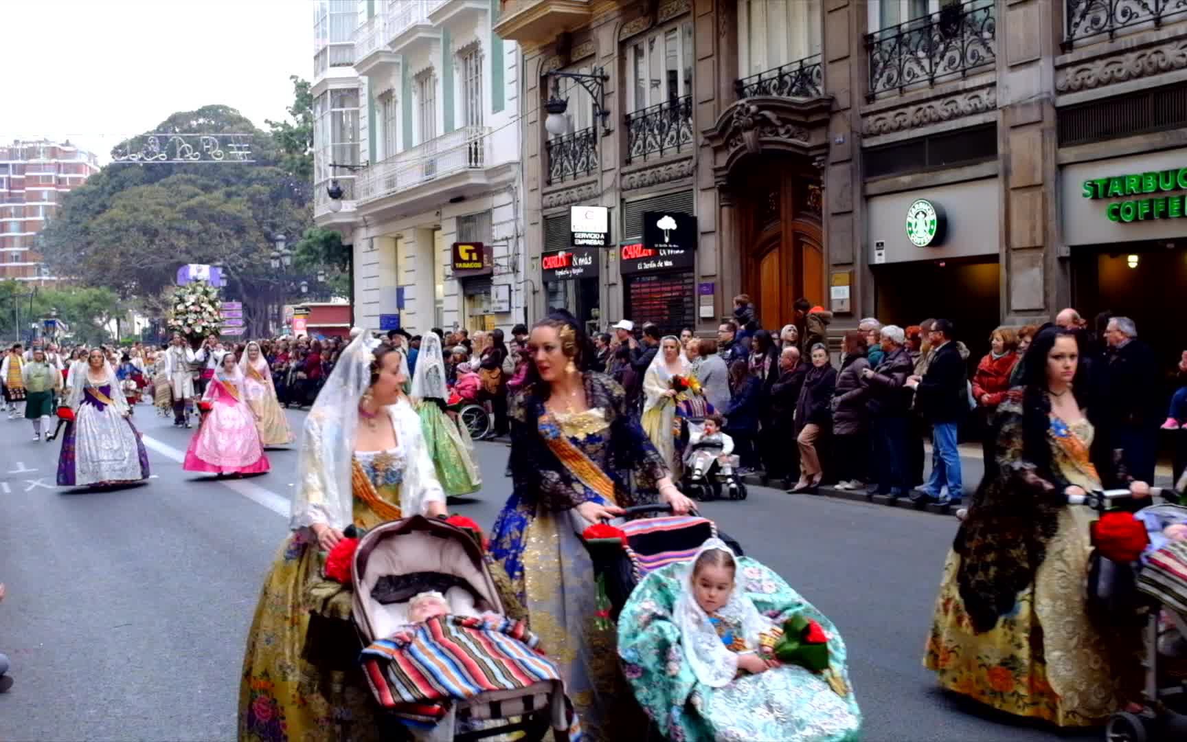 [图]#3 法雅节 (Las Fallas) 西班牙瓦伦西亚火祭节盛装游行、火烧人偶全记录！