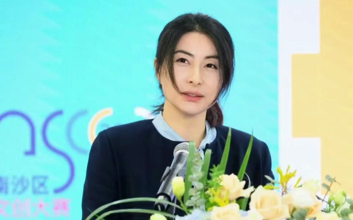 郭晶晶深圳出席活动,42岁状态越来越好,近照神似董明珠