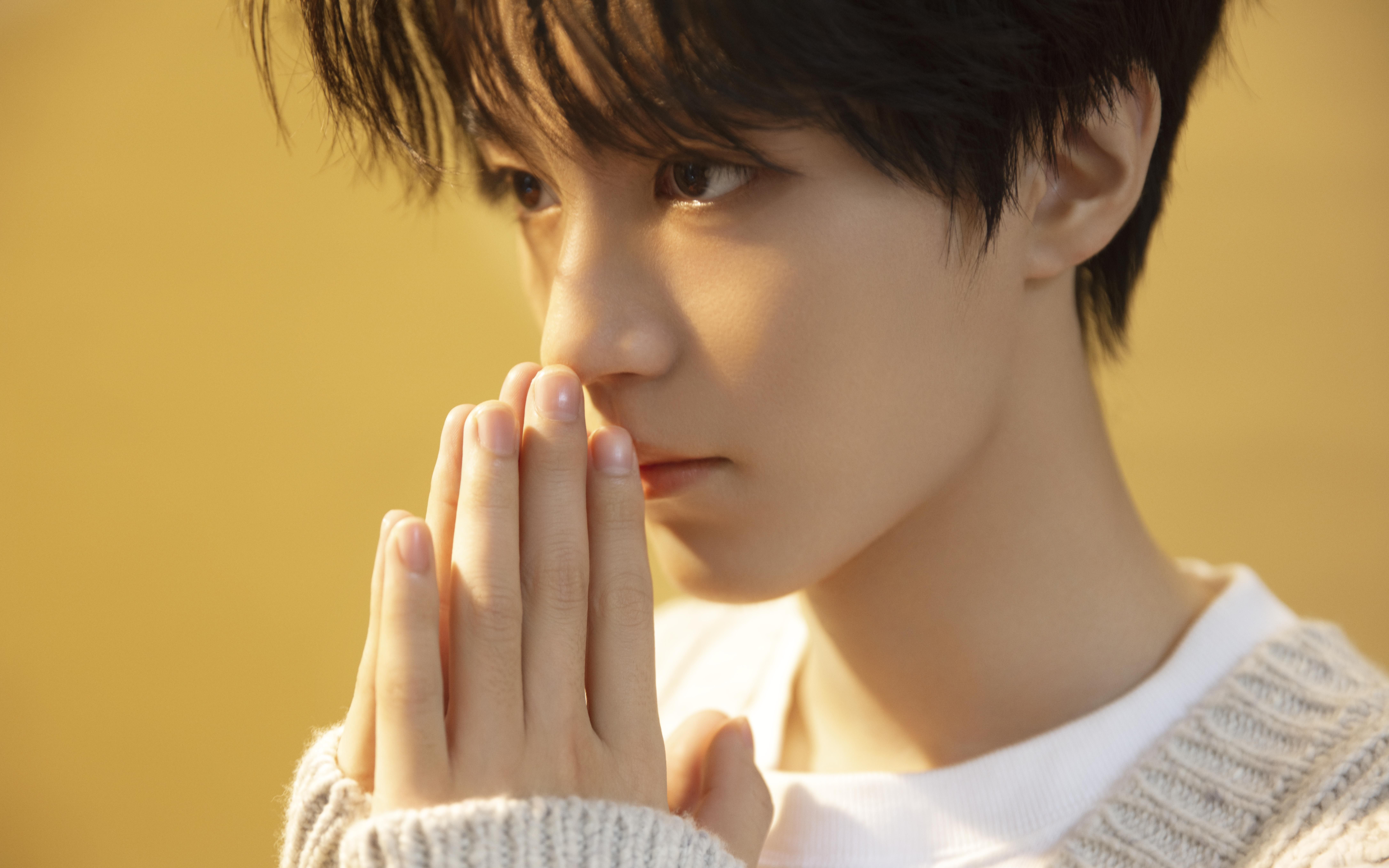 祝王俊凯21岁生日快乐!