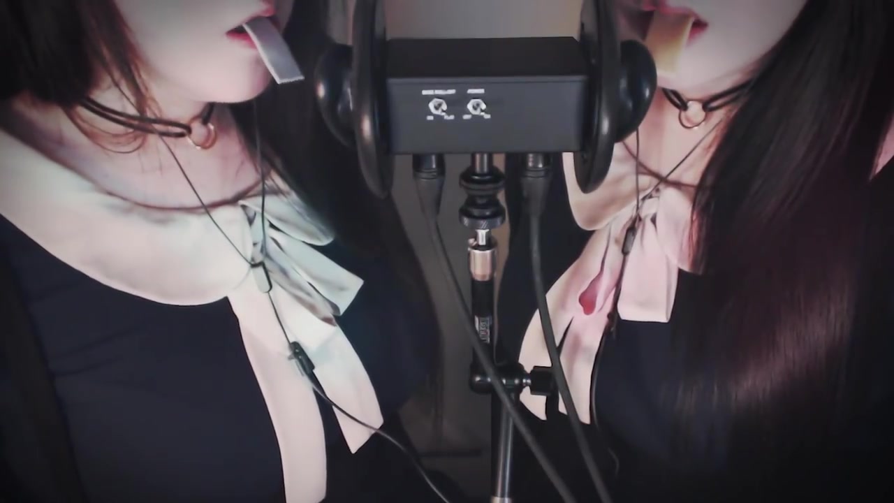 ppomo咀嚼音双胞胎小姐姐在你耳边吃口香糖
