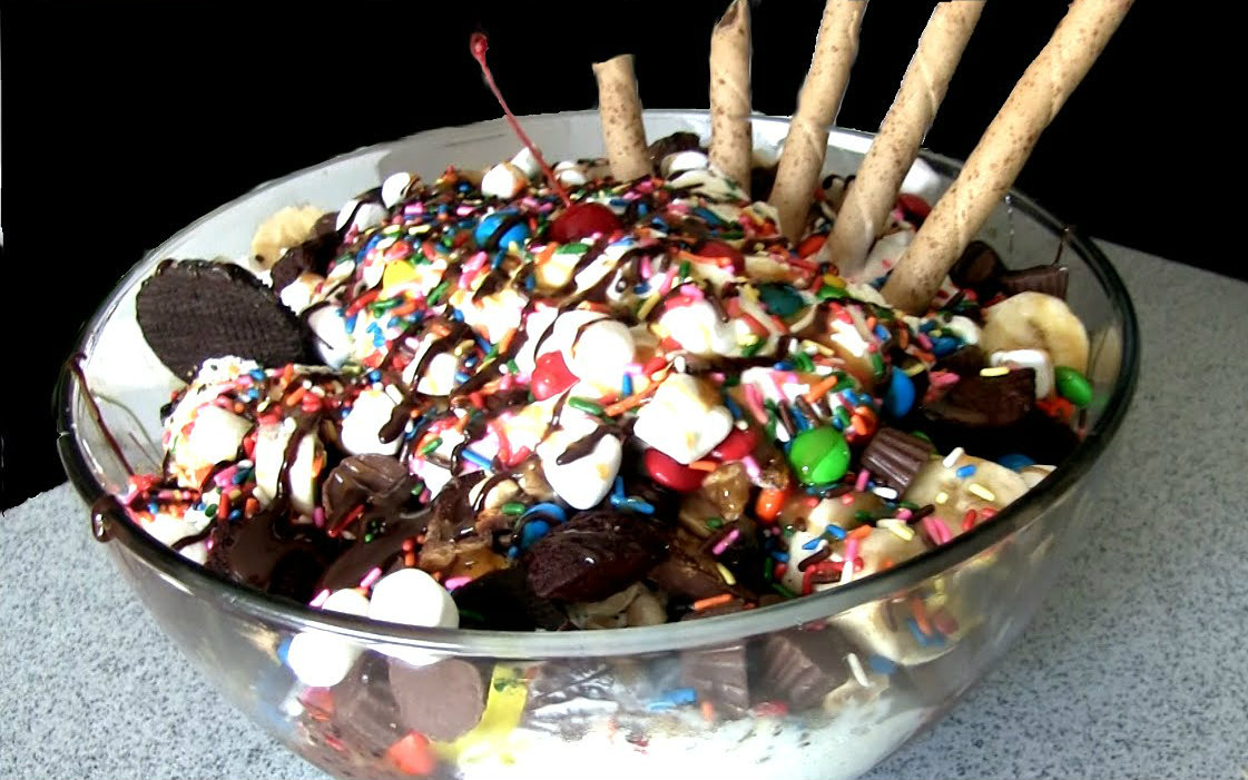 [matt stonie]大胃王马特 超巨型自制冰淇淋挑战 (11,000卡)