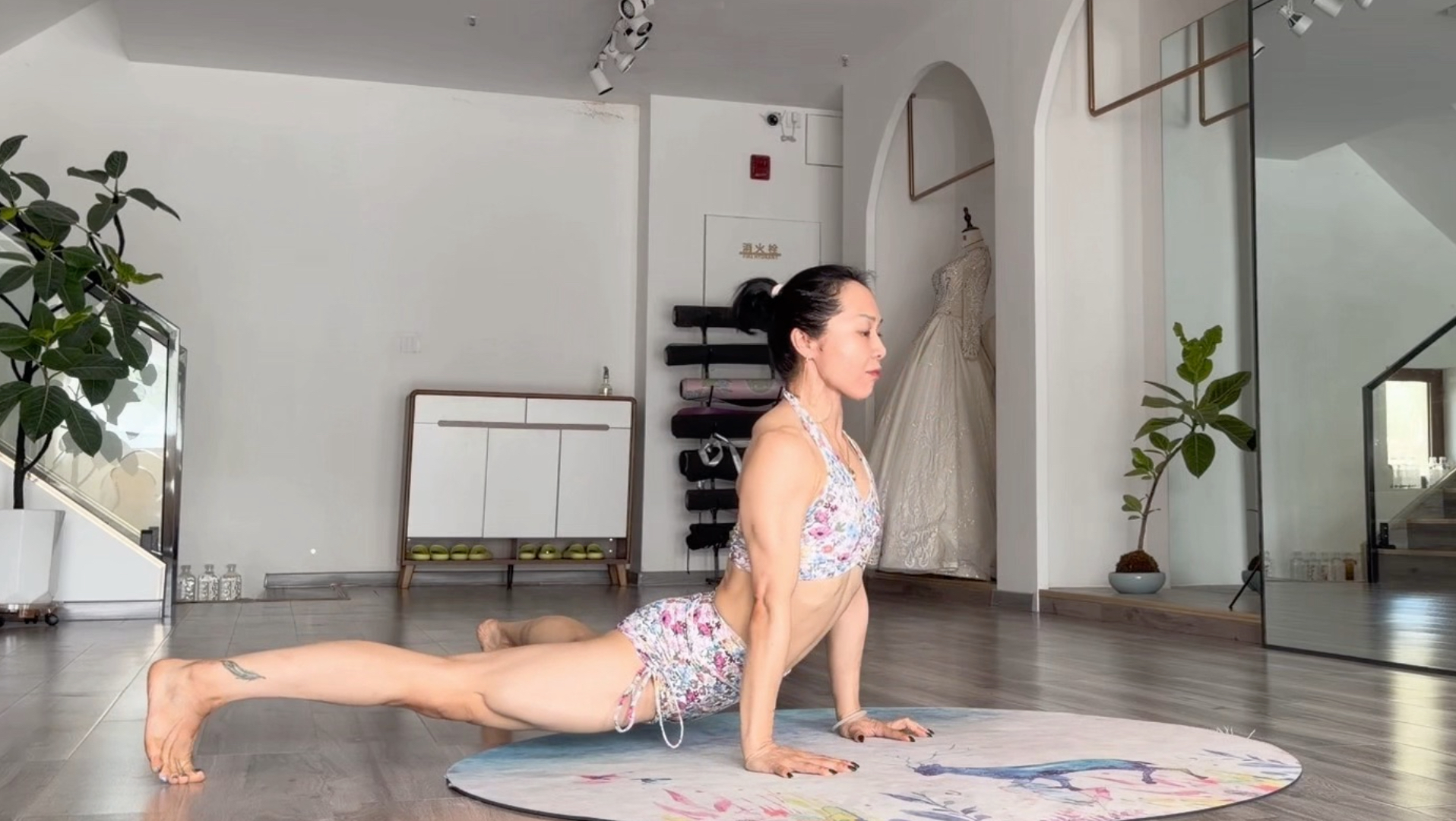薄肌线条和良好体态，是日复一日徒手打磨的结果，急不得
