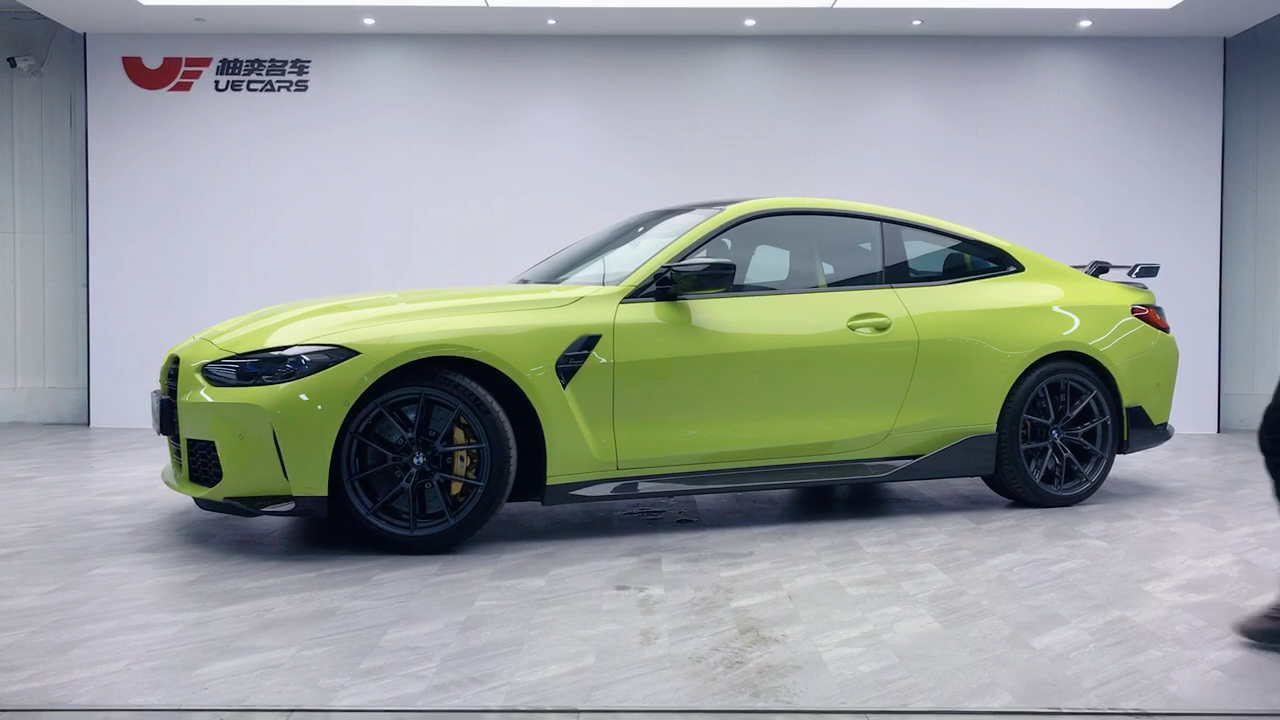 我是吉衔,今天欣赏一台来自德国的双门轿跑宝马m4雷霆版,希望能给大家