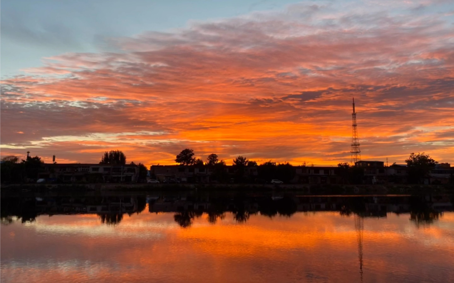 看到了好看的落日烟霞