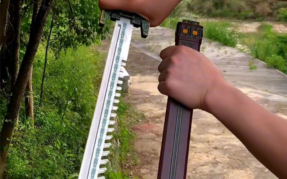 秦时明月小鲨齿剑你会拿来梳头?还是切西瓜呢?